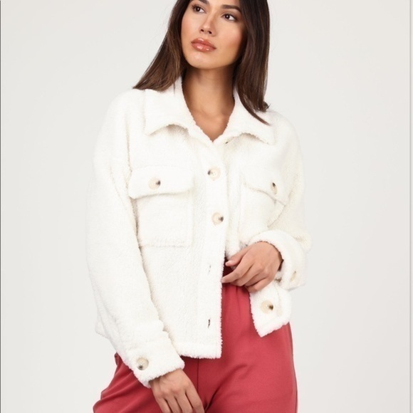 Wild Honey Jackets & Blazers - 🆕White button front soft fleece jacket.